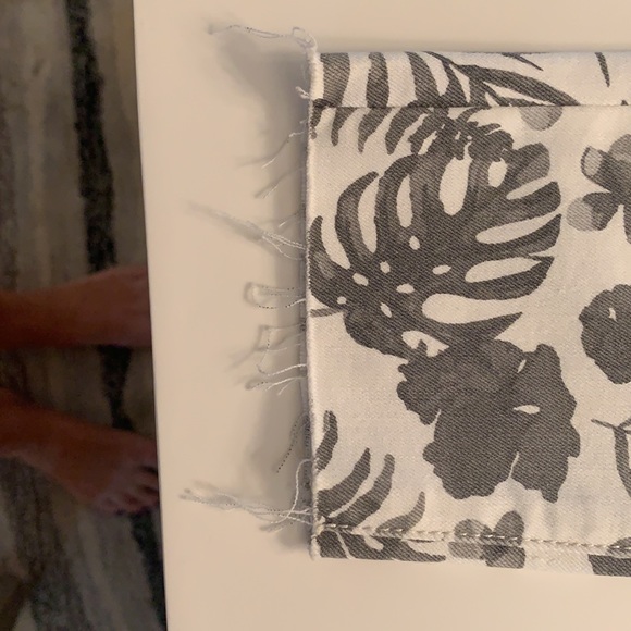 Joe’s Jeans - Picture 2 of 2